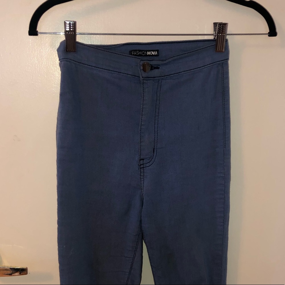 Adorable high wastes Fashion Nova jeans